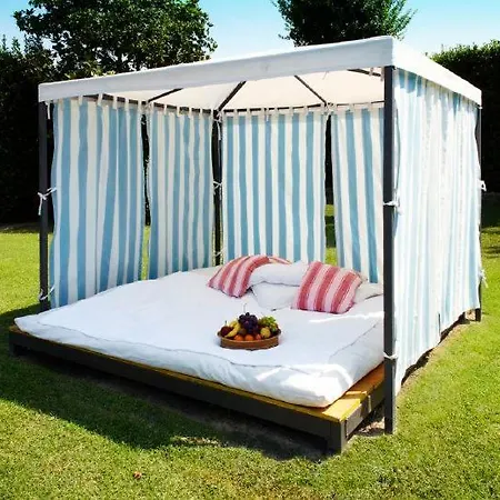 Bastia Sleeps 9 Pool Wifi T737706 别墅