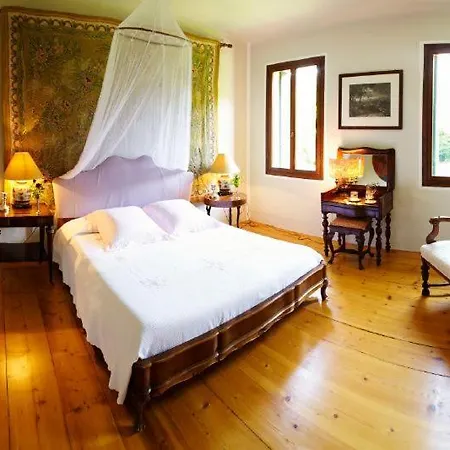 Bastia Sleeps 9 Pool Wifi T737706 别墅