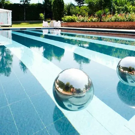 Bastia Sleeps 9 Pool Wifi T737706 Rovolon